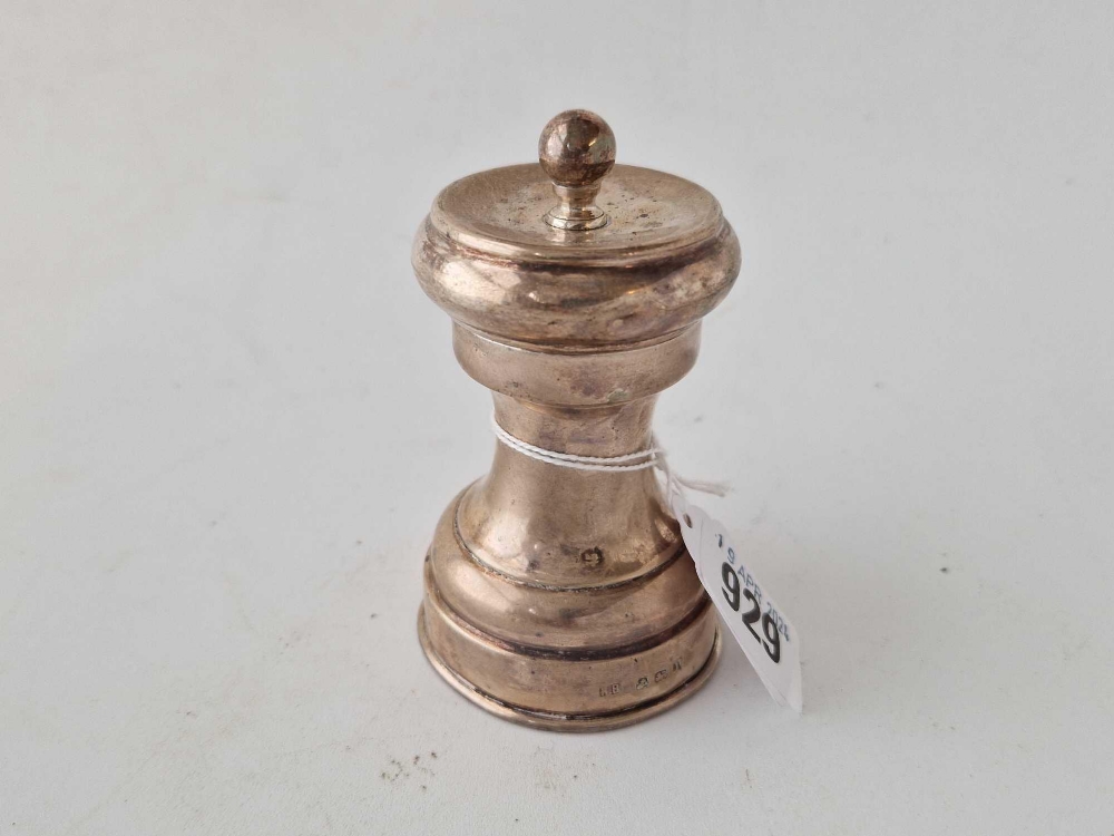A pepper mill with concave shape body, Birmingham 1910