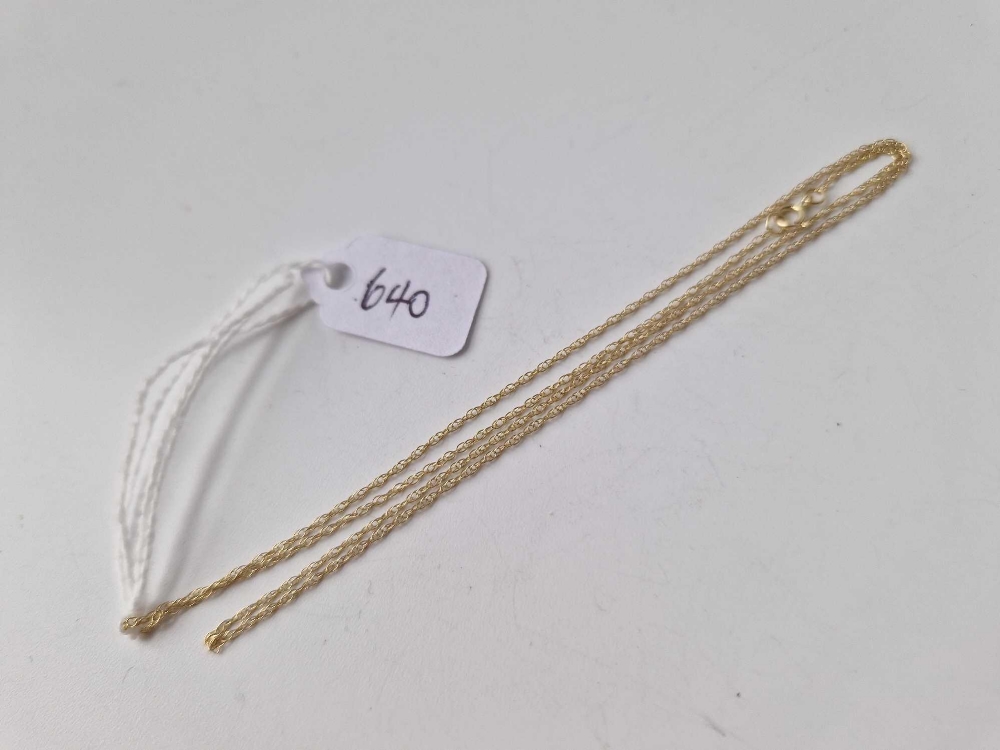 A fine neck chain, 9ct, 17.5 inch