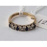 A sapphire and diamond ring, 9ct, size M, 2.4 g