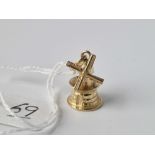 A windmill charm 14ct gold 2.8g