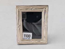 Modern silver mounted photo frame. 5 in high