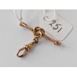 A Victorian rose gold knot brooch with suspended dog clip 9ct 2.6g