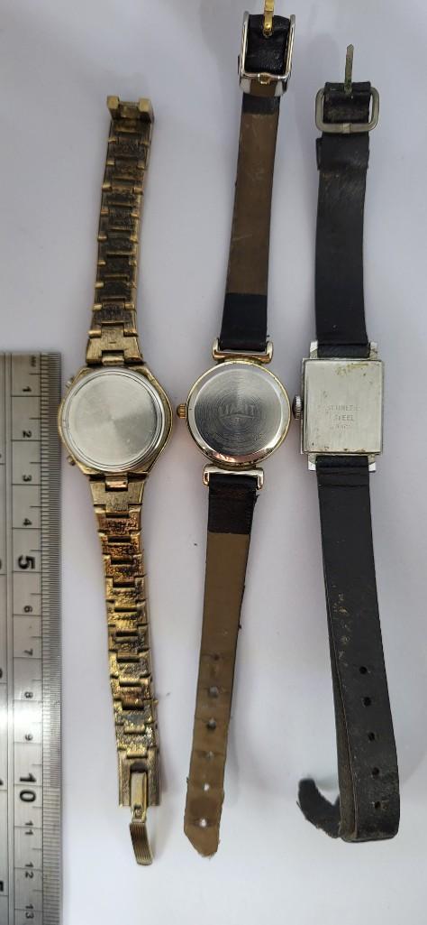 Trio of Ladies Watches to include a Digital Sekonda Timex and Limit - Image 2 of 2