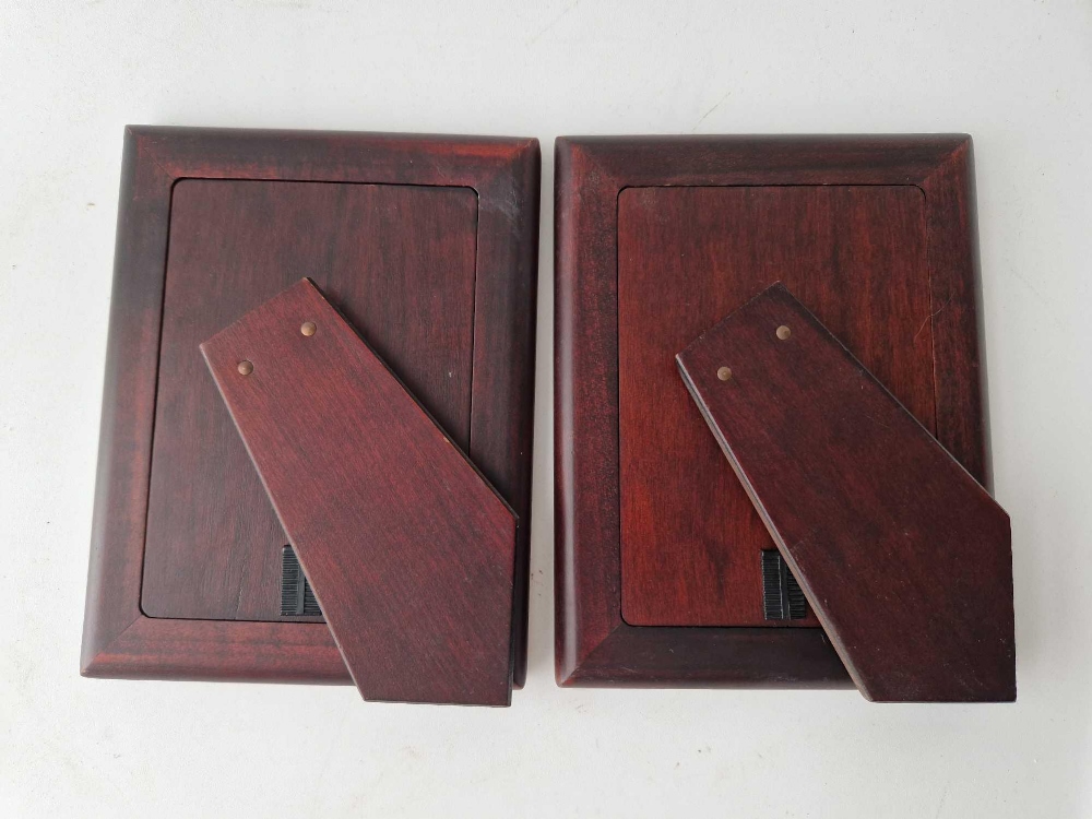 A pair of good modern photo frames with rope twist borders, 5.5" high, Sheffield - Image 2 of 2