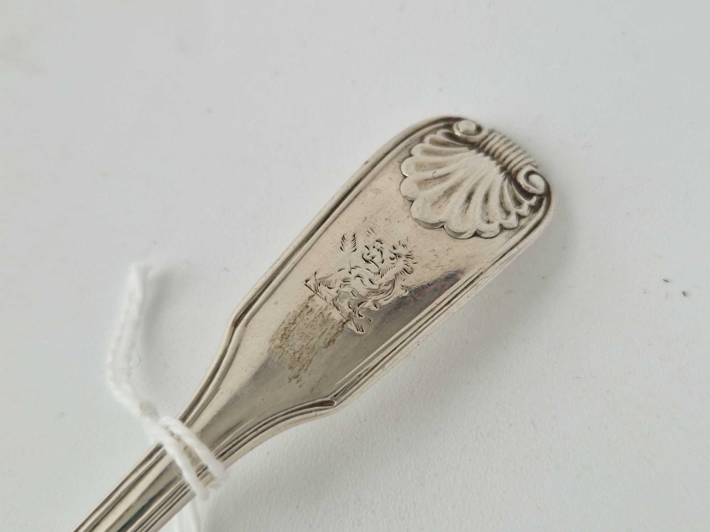 A Georgian fiddle thread and shell pattern crested mustard spoon ,London 1833 by Lias Brothers, 39g - Image 2 of 3