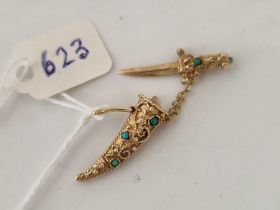 A turquoise dagger in sheath charm, 10ct, 3.5 g
