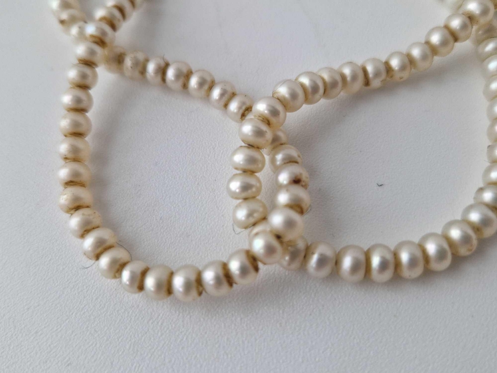 A single row pearl necklaces 18 inch - Image 2 of 2