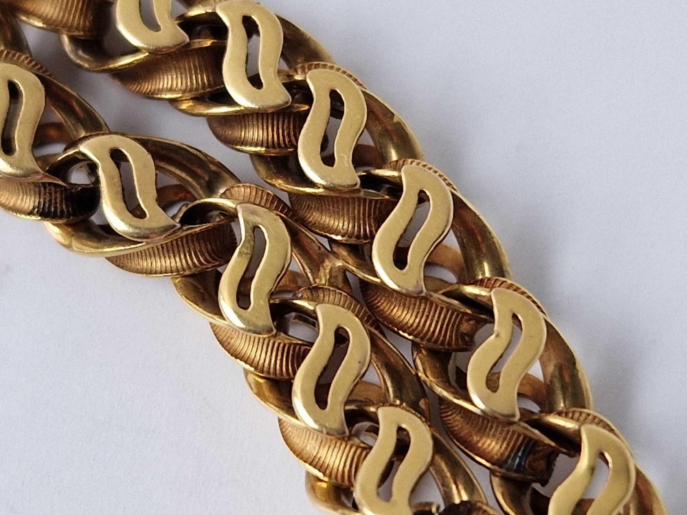 AN ANTIQUE DOUBLE STRAND BRACELET, 9ct,7 inch, 27.3 g. - Image 3 of 3