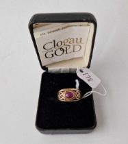 A CLOGAU gold ring 9ct size N 5.1 gms