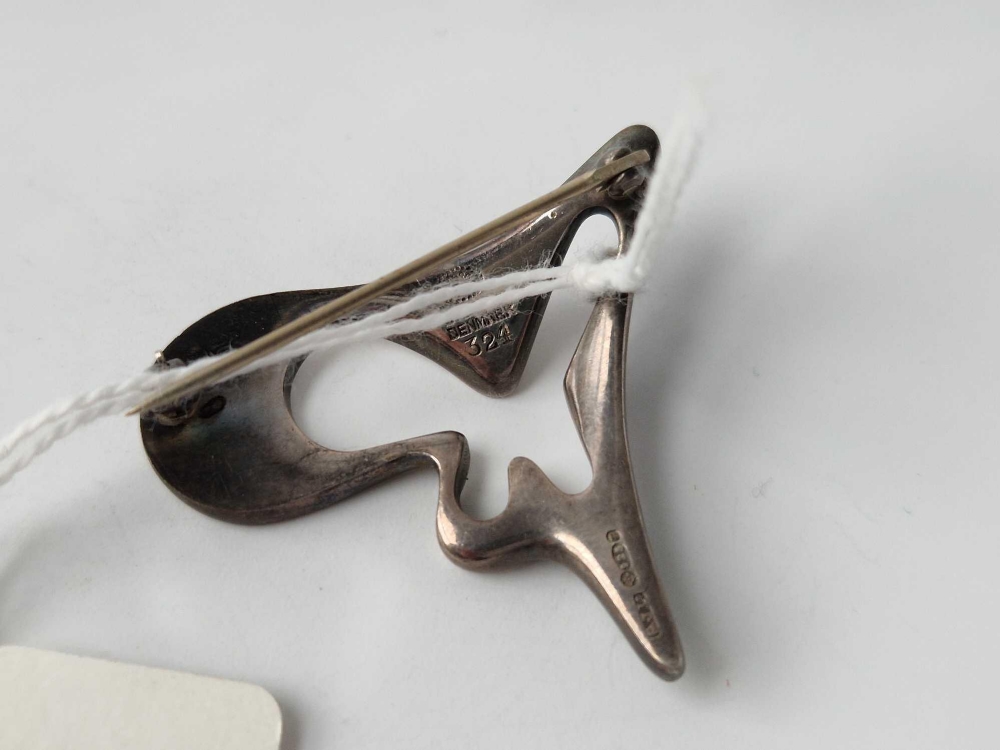 A stylish George Jensen abstract silver brooch - Image 2 of 2