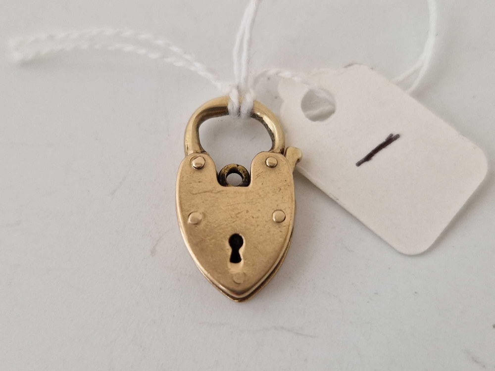 A good heavy gold heart shaped padlock clasp, 9ct, 4.5 g