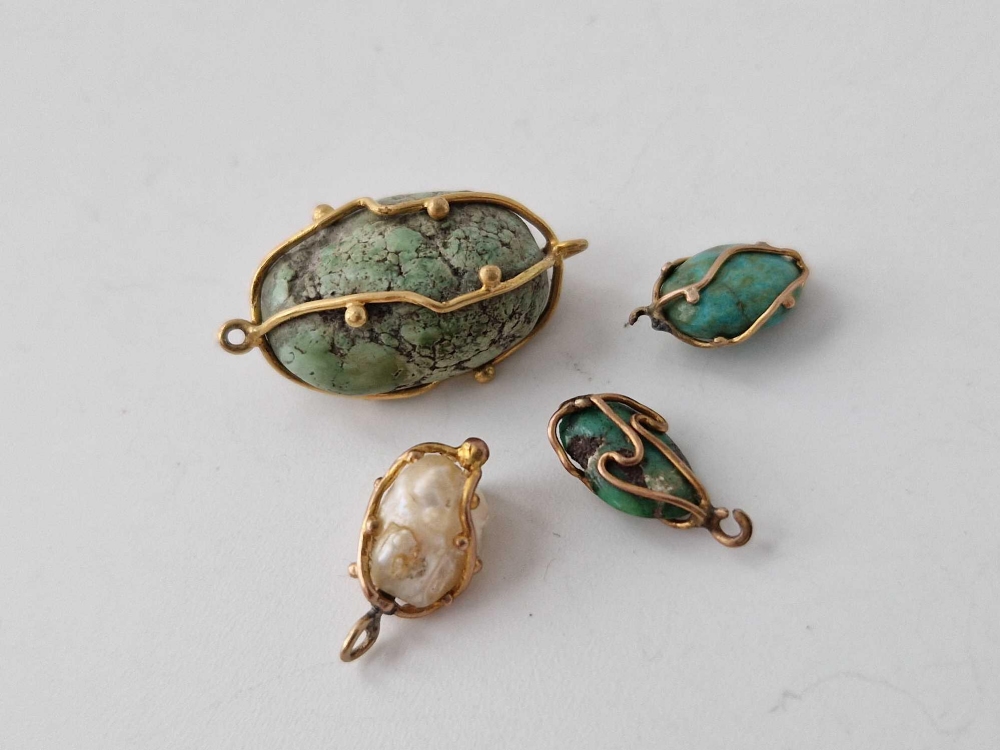 Four gold mounted drops with matrix turquoise etc - Image 2 of 2