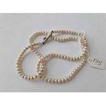 A single row pearl necklaces 18 inch