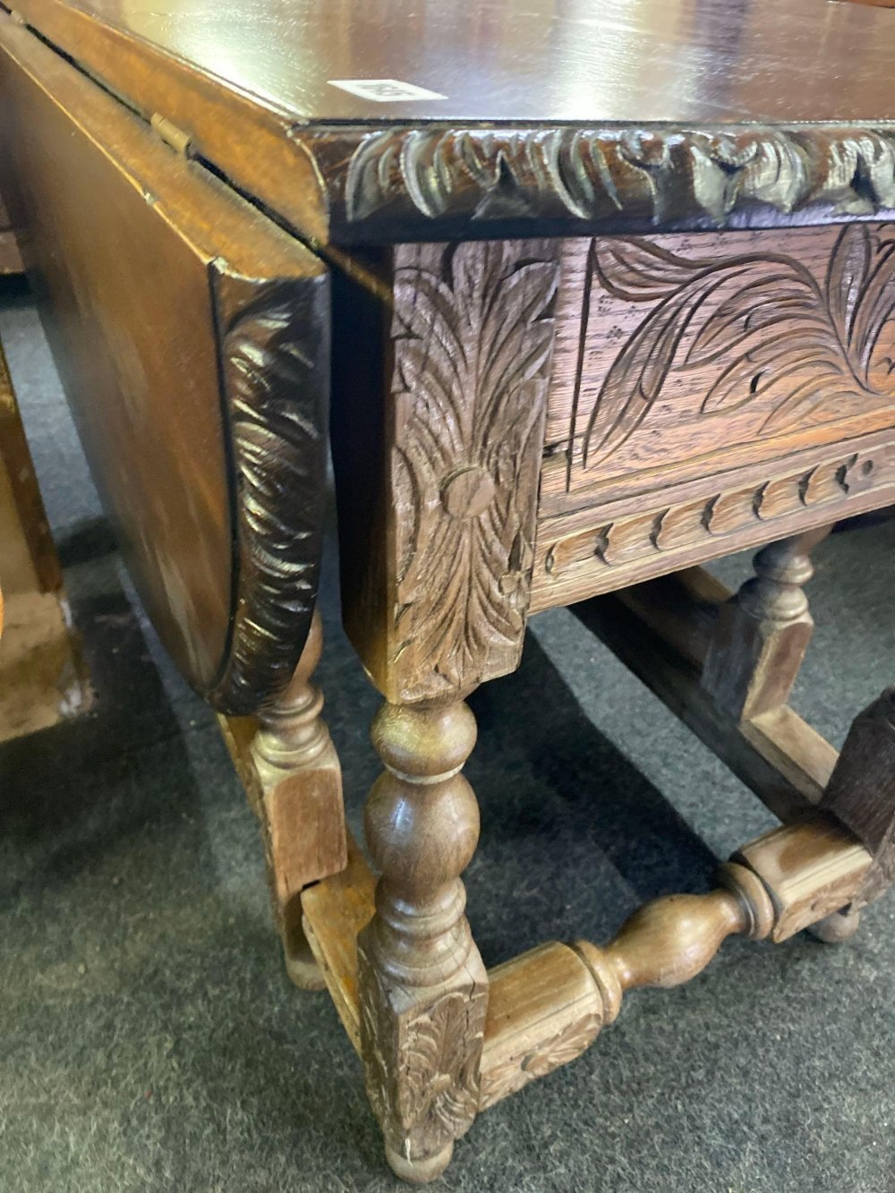 Large heavy oak gate leg table of 17th C design - Image 3 of 3