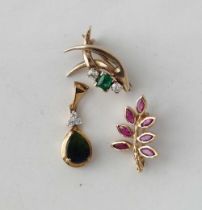 A stone set brooch, ruby brooch and an opal doublet pendant all 9ct 5g inc