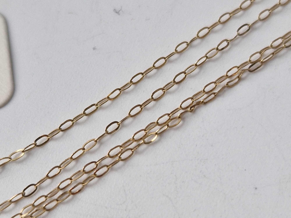 A fine neck chain, 9ct, 17 inch - Image 2 of 2