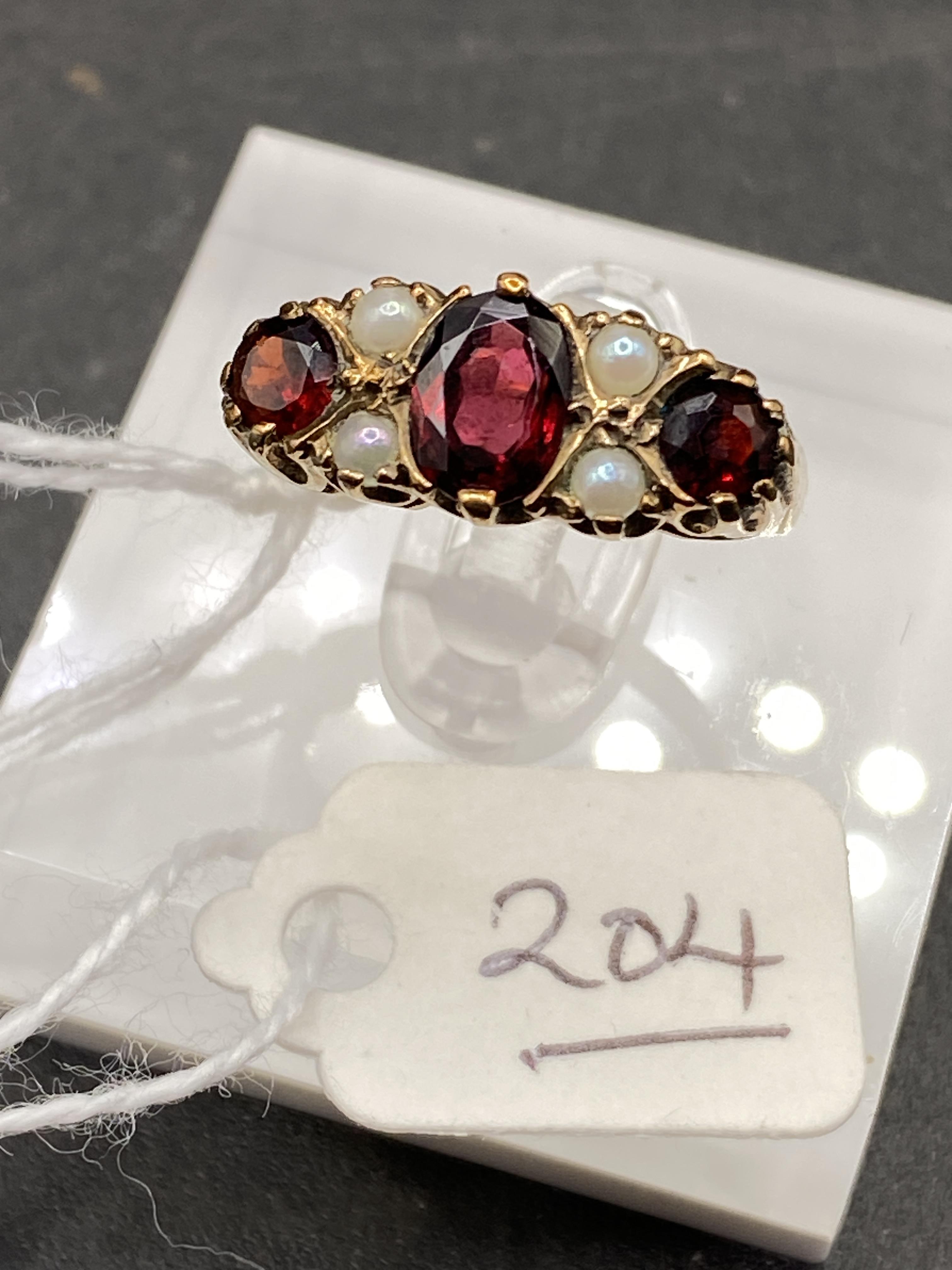 A garnet & pearl 9ct dress ring size J 3.5g inc