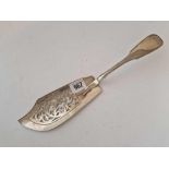 An early Victorian fiddle thread fish slice with pierced blade, London 1840 by WE, 202g