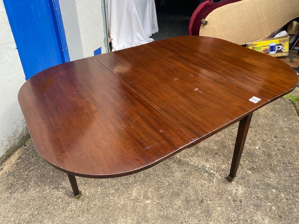 George III Mahogany lap dining table on square tapering legs with brass castors 60 x 42 in