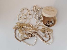 A bag of miscellaneous silver necklaces and pair of cufflinks