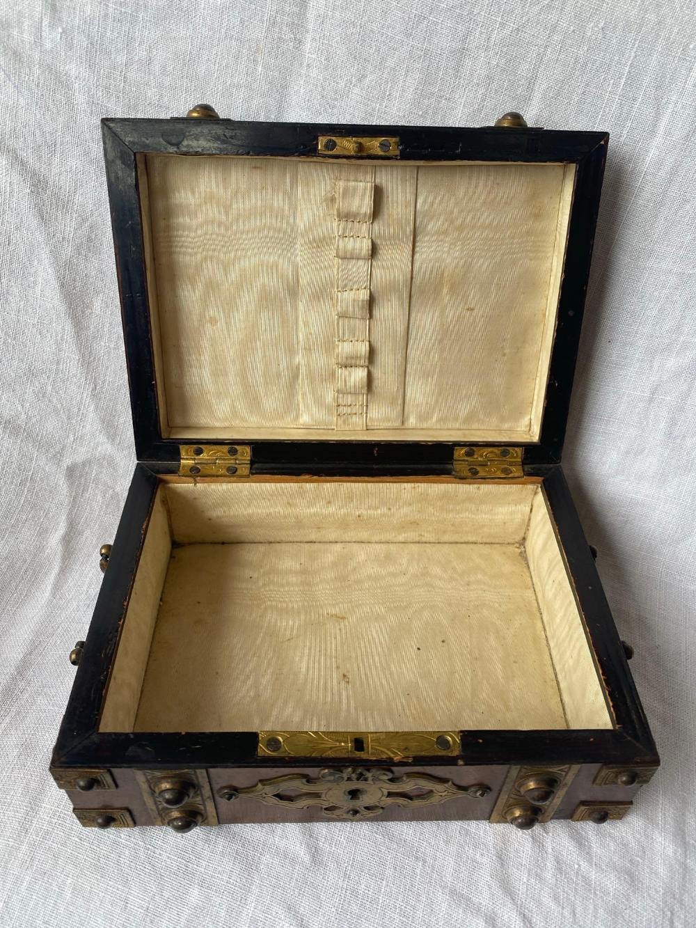 Victorian walnut box with brass strapwork and porcelain plaque 6.5 in wide - Image 2 of 3