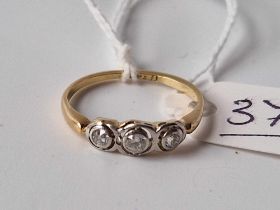 An antique old cut 3 stone diamond ring in 18ct gold size L 2g