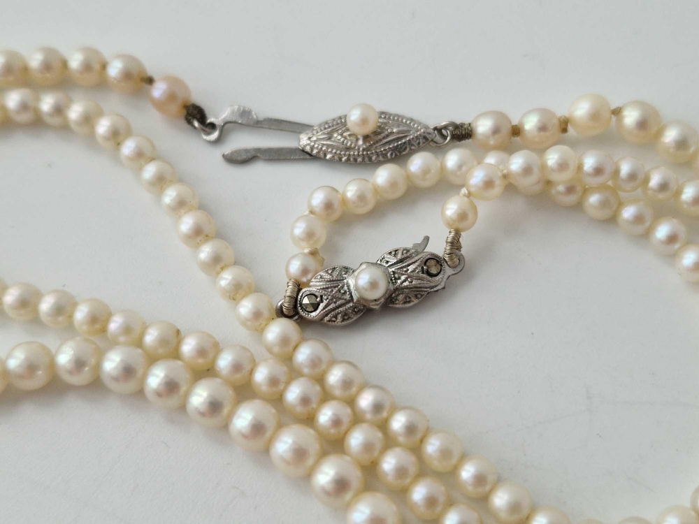 Two rows of pearls and pair of earrings - Image 3 of 3