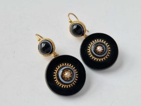 A PAIR OF VICTORIAN 18CT GOLD & ONYX DROP EARRINGS