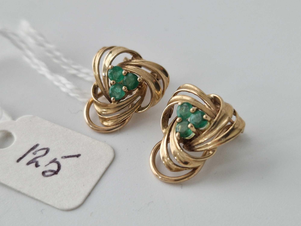 A pair of emerald clip on earrings, 9ct, 3.3 g