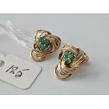 A pair of emerald clip on earrings, 9ct, 3.3 g