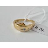 18ct stamped yellow and white gold single stone abstract ring, size S 5.2g