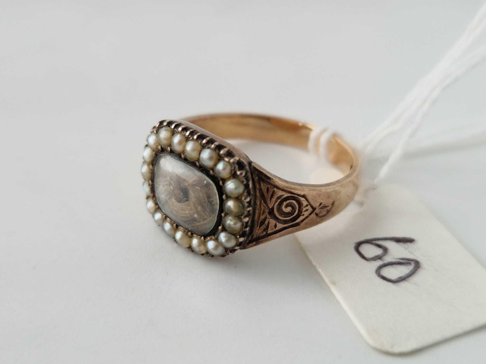 An early Victorian pearl set mourning ring in 15ct size P 4.3g - Image 2 of 3