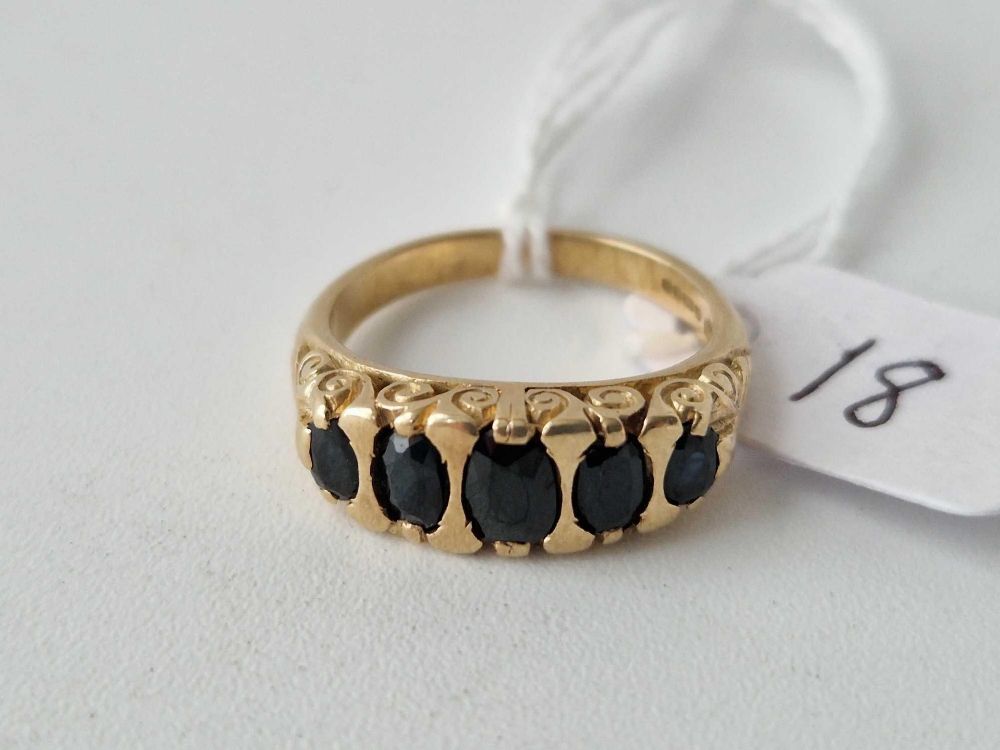 9ct gold carved half hoop ring set with 5 sapphires, size P, 5.7g