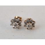 A pair of earrings with small diamonds, 9ct, 1.6 g