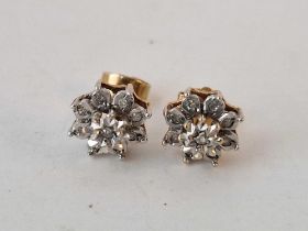 A pair of earrings with small diamonds, 9ct, 1.6 g