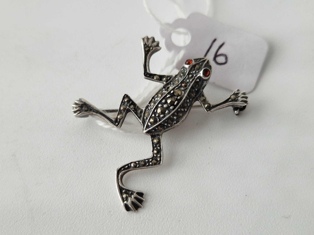 Silver 1950’s marcasite set frog brooch