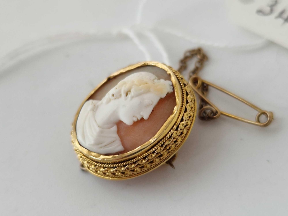 Antique finely carved cameo high relief with fancy rope twist setting 18ct gold tested - Image 2 of 3