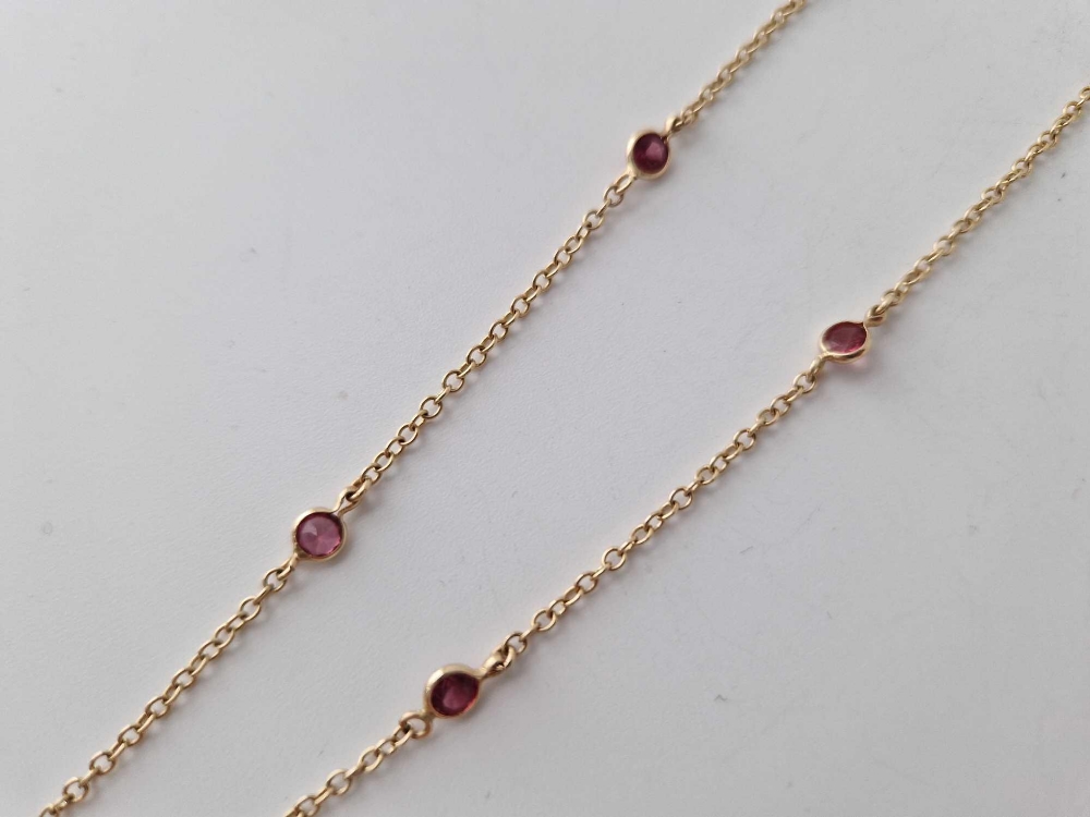 A necklace set with gem stones, 14ct, 15 inch, 4.4 g - Image 3 of 4