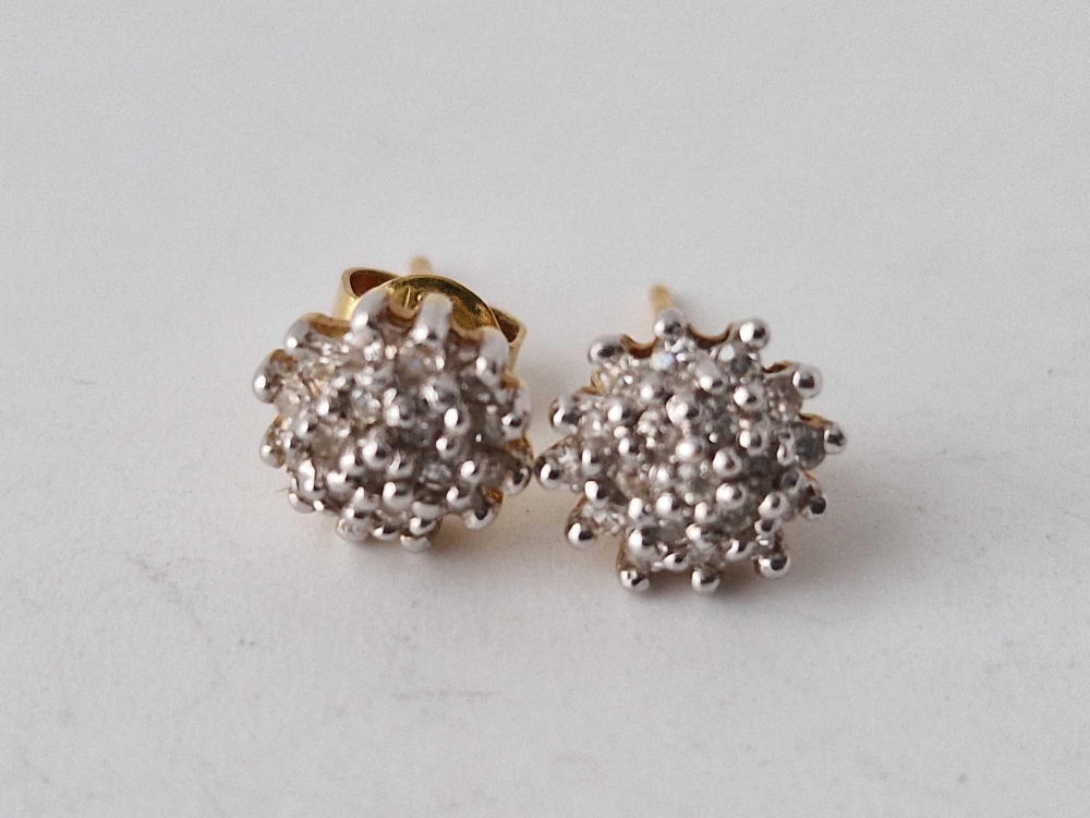 A pair of diamond stud 9ct white gold earrings & a pair of cluster earrings - Image 3 of 3