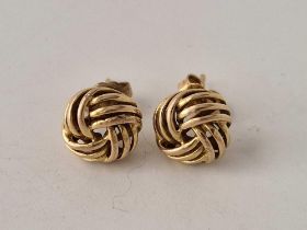 A pair of knot ear studs, 9ct, 2.2 g