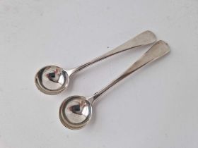A pair of plain George III OE pattern salt spoons, London 1821