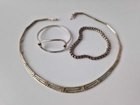 A silver 925 collar and 2 silver 925 bracelets 49g