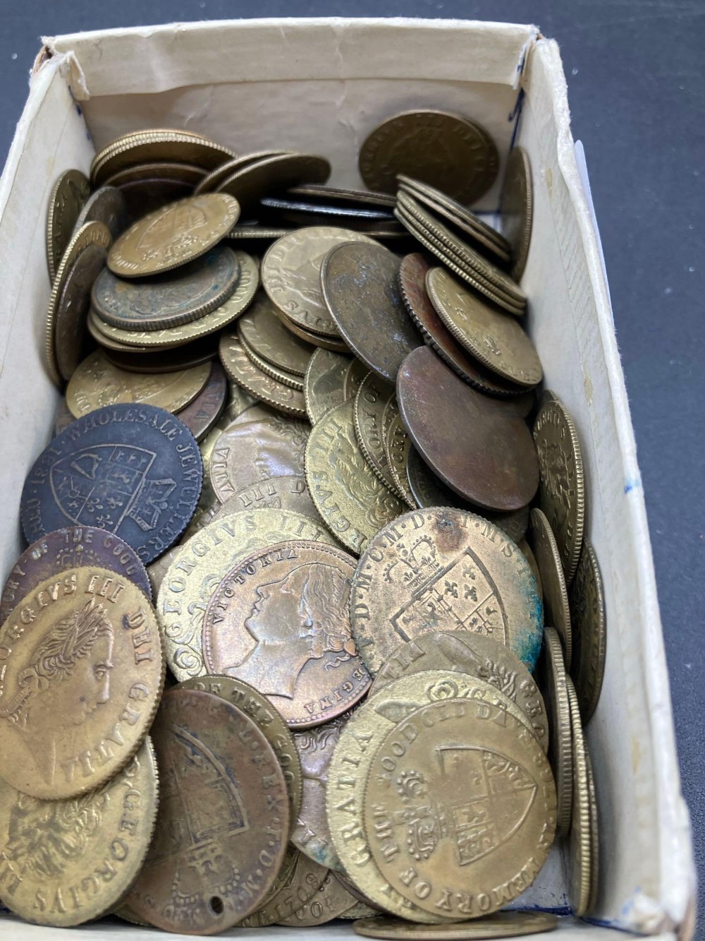 Old mixed gaming tokens - Image 2 of 2