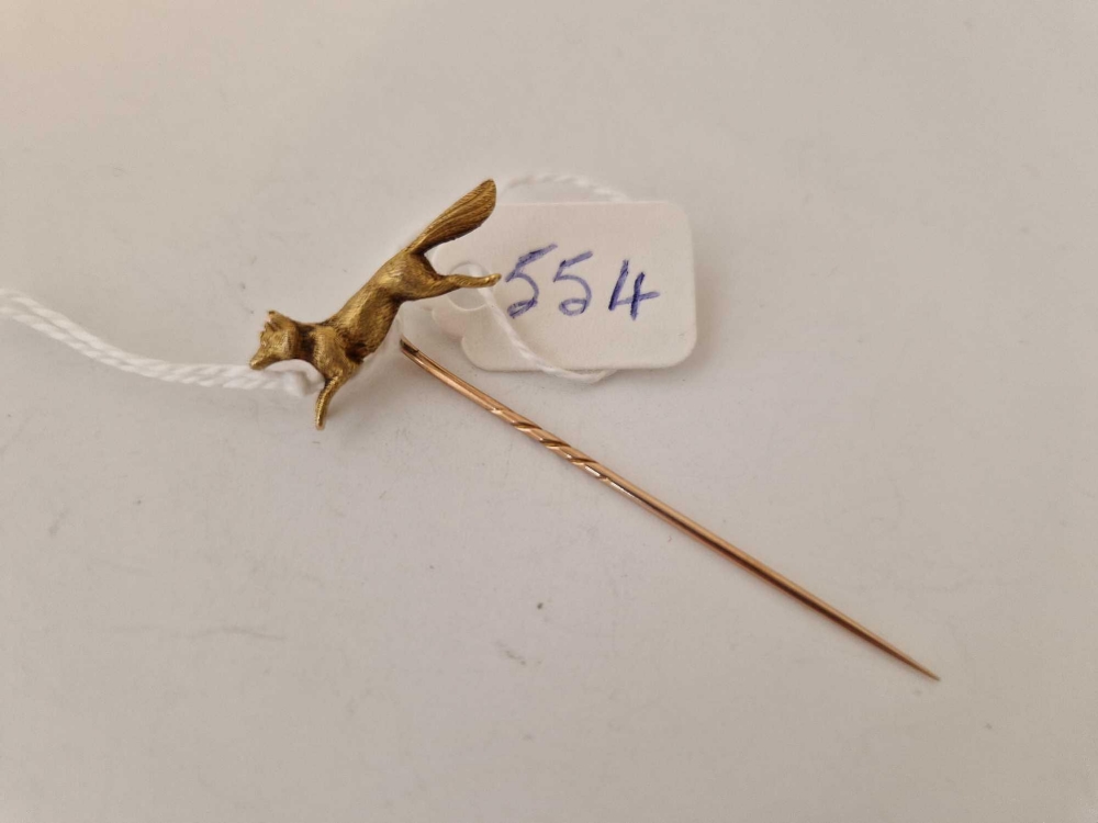 A Victorian fox topped stick pin, 15ct - Image 2 of 2