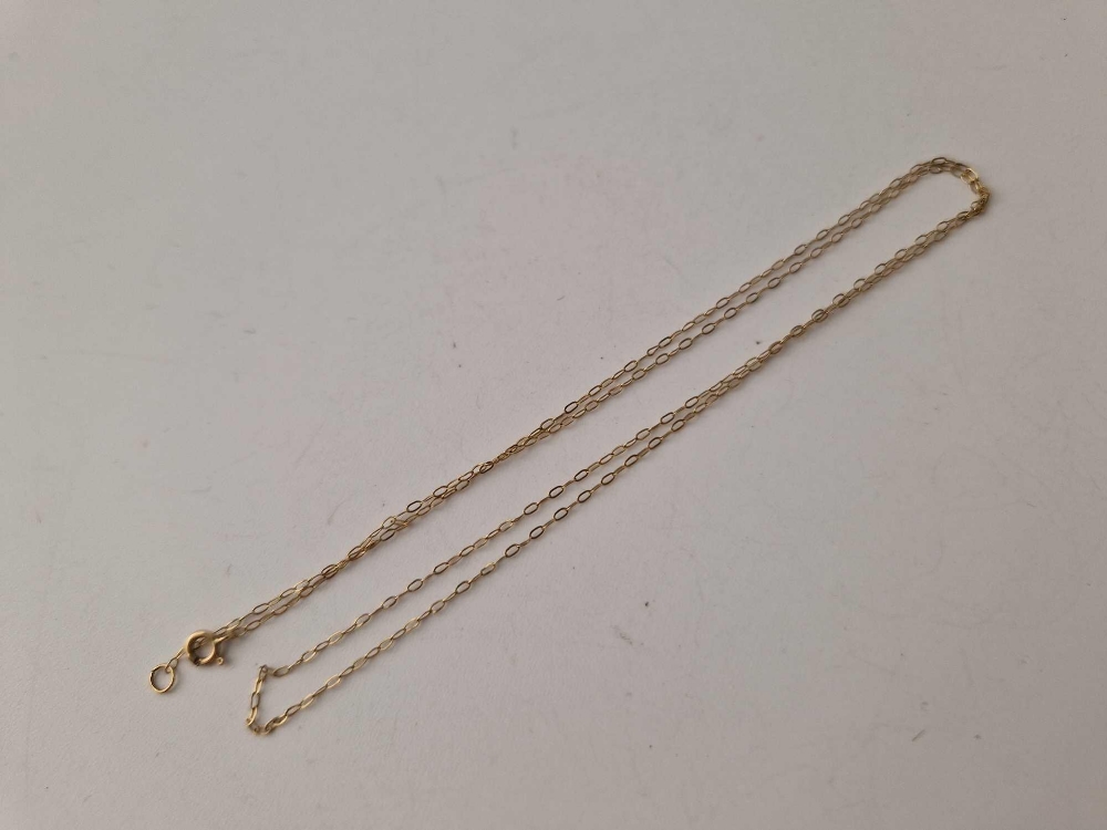 A fine neck chain, 9ct,