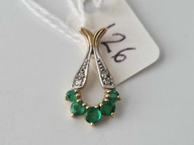 An emerald and diamond pendant, 9ct