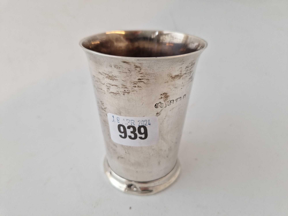 A beaker with turnover rim, 4" high, Birmingham 1907 by Elkington, 120g - Image 2 of 2