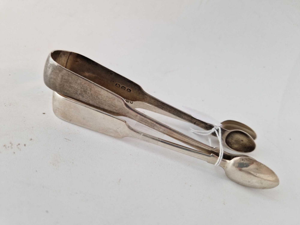 Two pairs of Exeter fiddle pattern sugar tongs, 1832/54 by JW, JW, 76g - Image 2 of 2