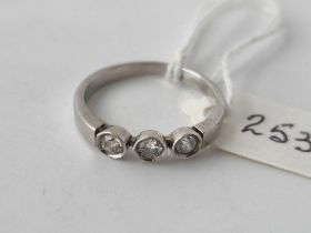 A white gold three stone diamond ring 18ct size P 3.3g