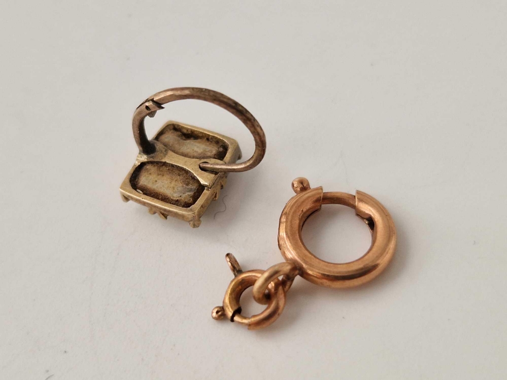 A Rose gold bolt ring and earrings top - Image 3 of 3